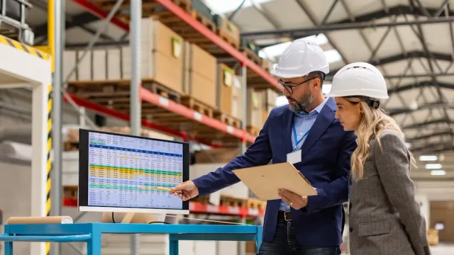 Rough Cut Capacity Planning (RCCP) to optimise production.